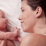 4 lưu ý về cách chăm sóc trẻ mới sinh