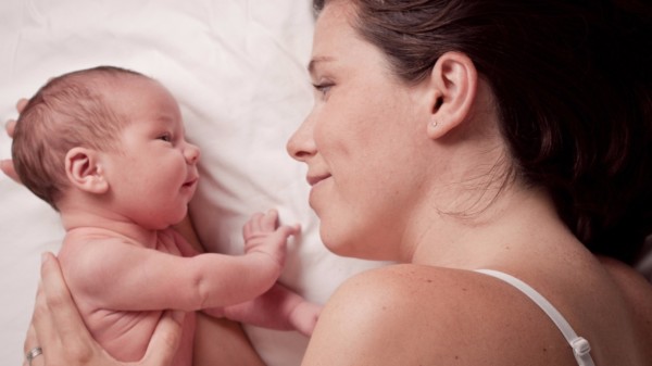 4 lưu ý về cách chăm sóc trẻ mới sinh