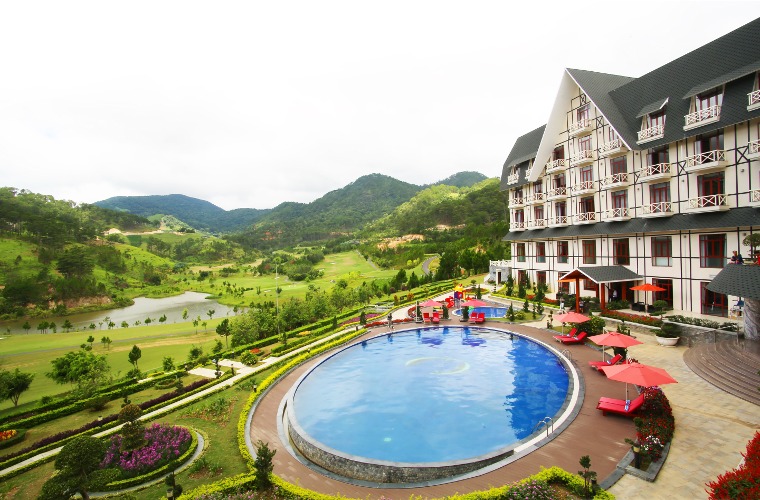 swiss-bel-resort-tuyen-lam-resort-sang-trong-o-Da-Lat