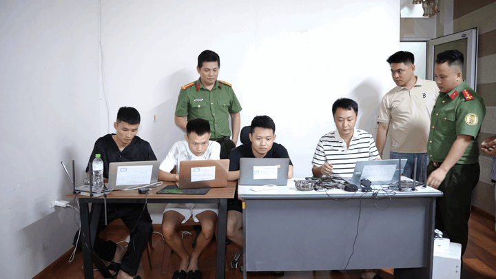 Khởi tố 2 người giúp nhóm công dân Trung Quốc ở lại Việt Nam hoạt động lừa đảo