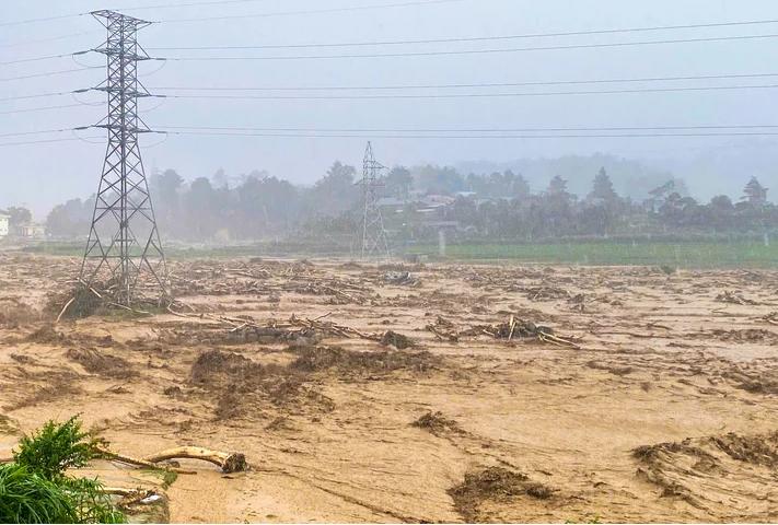 Lai Châu mưa lũ nghiêm trọng, nhiều tuyến đường chia cắt, bản làng bị cô lập