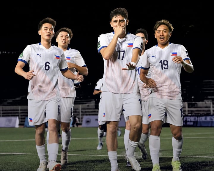 Philippines ngược dòng thắng Lào 4-1, chủ nhà chính thức bị loại